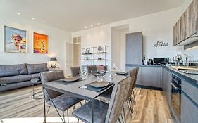 Superbe 3 pièces refait à neuf classé 4 étoiles avec ascenseur et balcon à pied de la plage et du palais des festivals